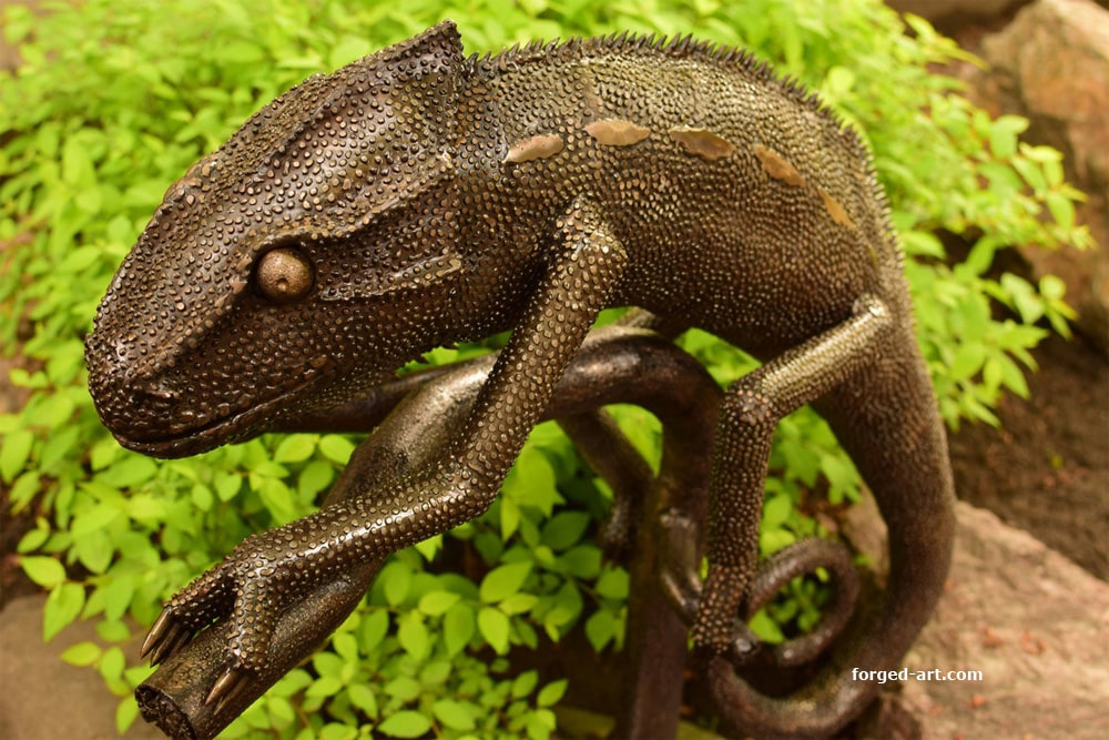 wrought iron chameleon sculpture